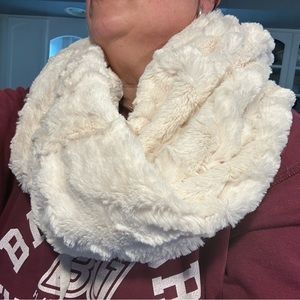 FAUX FUR neck warmer scarf… Perfect with any coat or winter jacket .. CLASSY